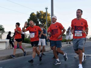 Kurtuluşun 100. Yılında İ̇zmir Maratonuna Rekor Başvuru
