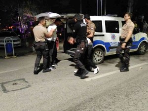İ̇zmit’te Olaylı Gece: Kavga Eden Gruba Biber Gazlı Müdahale