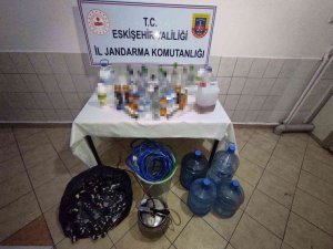 Eskişehir’de Kaçak İçki Operasyonunda 4 Şüpheli Yakalandı