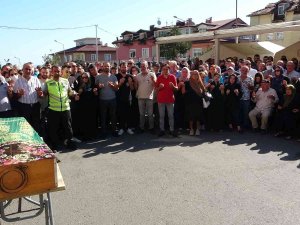 Nöbette Hayatını Kaybeden Hemşire, Mesai Arkadaşları Tarafından Son Yolculuğuna Uğurlandı