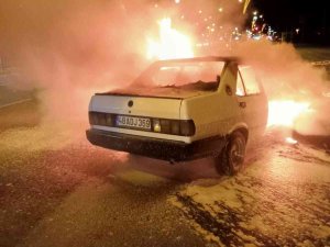 Yatağan’da Seyir Halindeki Otomobil Küle Döndü