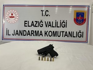 Elazığ’da Gerçek Silaha Dönüştürülen Tabanca Yakalandı