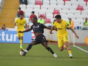 Spor Toto Süper Lig: Dg Sivasspor: 0 - İ̇stanbulspor: 0 (İ̇lk Yarı)