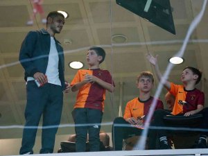 Galatasaray’da Yıldızlar Tribünde
