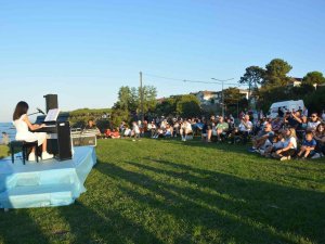 Çocuklardan Piyano Resitali