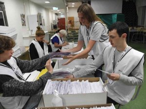 İ̇sveç’te Resmi Olmayan Sonuçlara Göre Sol Blok Seçimi Önde Götürüyor