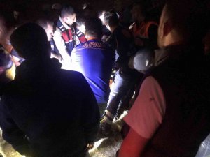 Kayalıklardan Düşerek Yaralanan Vatandaş Kurtarıldı