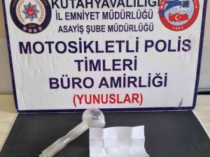 Kütahya’da İki Kişinin Bulunduğu Araçta Uyuşturucu Ele Geçirildi
