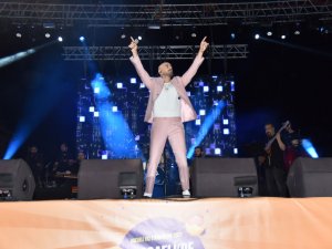 Soner Sarıkabadayı Kartepe’de Vatandaşları Coşturdu