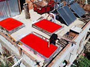 Adana’da Salça Sezonu Başladı, Damlar Kırmızıya Boyandı