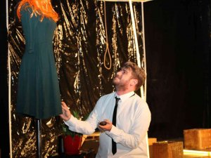 ’Nihayet Bitti’ Adlı Tiyatro Oyunu Elazığ’da Seyircisiyle Buluştu