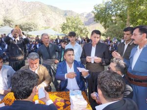 Şırnak’ta Görkemli Düğünün Şanslısı Gelin Ve Damat Oldu: 1 Kilo Altın Ve 500 Bin Lira Takıldı