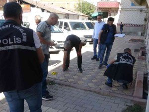 Akrabalar Arasında Silahlı Kavga: 1 Yaralı