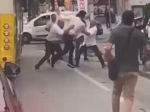 Sancaktepe’de İ̇ett Şoförü İle Yolcunun Yumruklu Kavgası