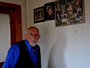 110 Yaşındaki Yaşlı Adamı Odaya Hapsedip Evinde Para Aradılar