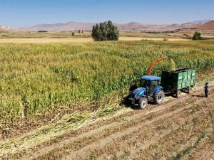 Van Büyükşehir Belediyesinden Üreticilere Makine Desteği