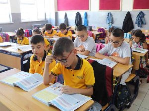 16 İkiz Öğrencinin Okul Heyecanı