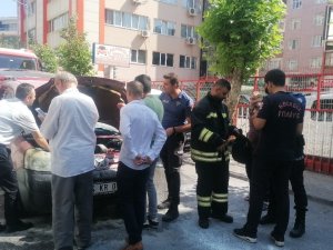 Seyir Halindeki Araçtan Yükselen Dumanlar Korkuttu