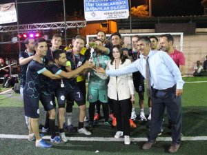 Yenipazar Karacaörenspor Turnuvada Şampiyon Oldu