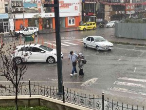 Hava Sıcaklıkları Düştü, Yağmur Hayatı Olumsuz Etkiledi