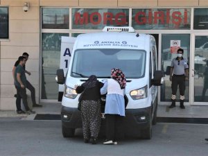Oğlunun Acısına Dayanamayıp Cenaze Aracını Öpen Anne Yürekleri Dağladı