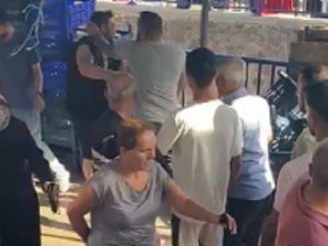 Pazarda Laf Atma Kavgasında 2 Kişi Yaralandı