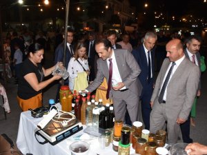 Altınovalı Heyet Kktc’de Tatlısu Harnup Festivali’ne Katıldı