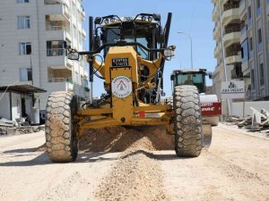 Karaköprü’de Yeni Yol Açma Mesaisi Sürüyor