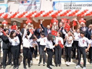 Trabzon’da Öğrenciler Ders Başı Yaptı