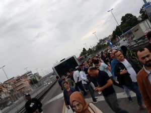 Küçükmece’de Metrobüs Yolunda İlginç Olay