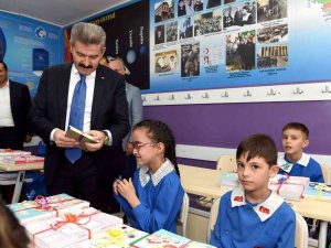 Vali Ergün İlk Günde Okulları Ziyaret Etti