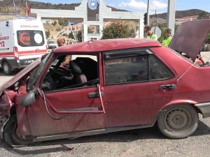 Bir Anlık Dikkatsizlik Kazaya Sebep Oldu: 9 Kişinin Yaralandığı Kaza Anı Kamerada