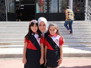 Afyonkarahisar’da 10 Bin 972 Öğretmen Ve 147 Bin 241 Öğrenci İle Ders Başı Yaptı