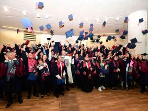 Anadolu Üniversitesi Batı Avrupa Programları Mezunları Coşkuyla Uğurlandı