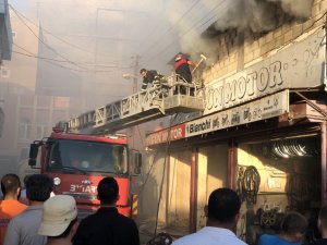 Tamirci Dükkanının Deposunda Yangın