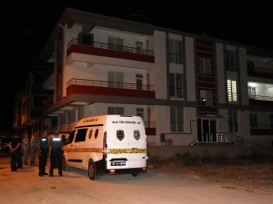 2 Çocuk Annesi Kadın Kocası Tarafından 20 Bıçak Darbesiyle Öldürüldü