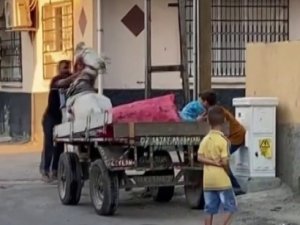 Yürümek İstemeyen Ata Yumruk Atarak Eziyet Etti