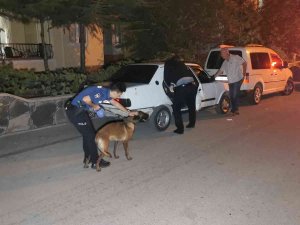 Husumetli Olduğu İki Kardeşin Aracını Ve Evini Kurşunladı
