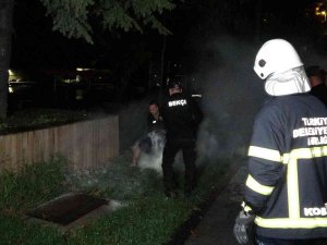 Adliye Binasının Önünde Üzerine Benzin Döküp Kendini Yakmaya Kalktı