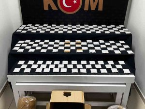 Denizli’de Çok Sayıda Dolu Makaron Ve 12.5 Kilogram Kaçak Kıyılmış Tütün Ele Geçirildi