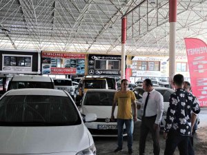 Antalya’da Otomobil Piyasasında 6+6 Hareketliliği: 3-5 Bin Tl’sine Bakmadan Satmaya Başladılar