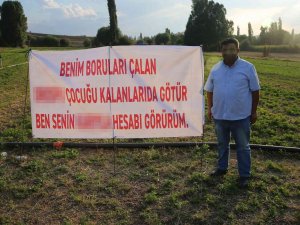 Hırsızlara Kızan Adam Tepkisini Akıllara Durgunluk Veren Pankartla Gösterdi