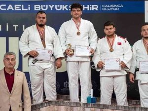 Denizlili Sporcu, Balkan’dan Dereceyle Döndü