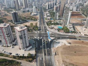 Mersin’de Hemzemin Kanalize Kavşak