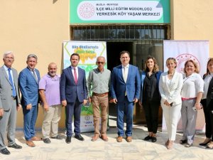 Meb İ̇nşaat Ve Emlak Genel Müdürü Gür, Muğla’da Okulları Ziyaret Edip Şampiyonları Tebrik Etti