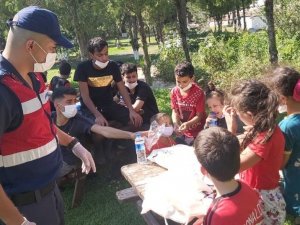 İ̇zmir’de Jandarma 794 Düzensiz Göçmen Ve 7 Organizatör Yakaladı