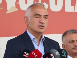 Bakan Ersoy, Türkiye’nin Turizmdeki Kişi Başı Gelir Rekorunu Paylaştı