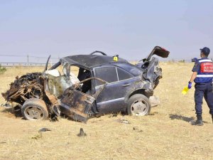 Hurdaya Dönen Otomobildeki 4 Kişi Yaralandı