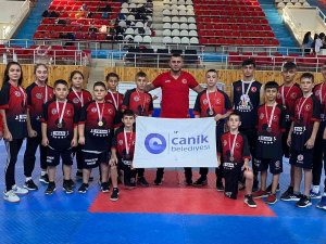 Canik Belediyespor’dan 13 Altın Ve 3 Gümüş Madalya