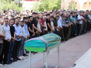 Kocası Tarafından Öldürülen Kadın Son Yolculuğuna Uğurlandı
